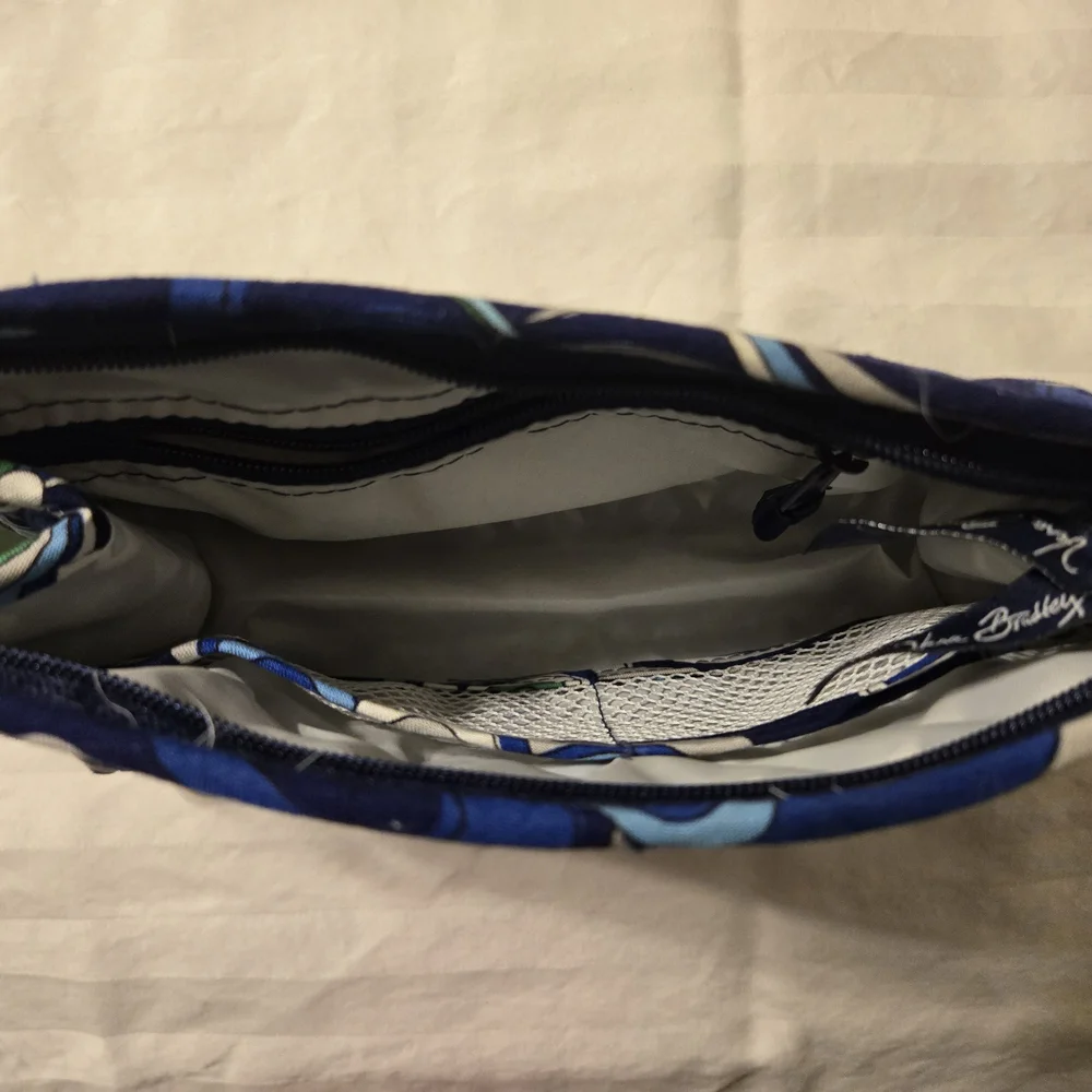 NWT Vera Bradley Medium Bow Cosmetic Bag Mediterranean Blue 9 1/4 X 6 1/2 - Picture 2 of 3